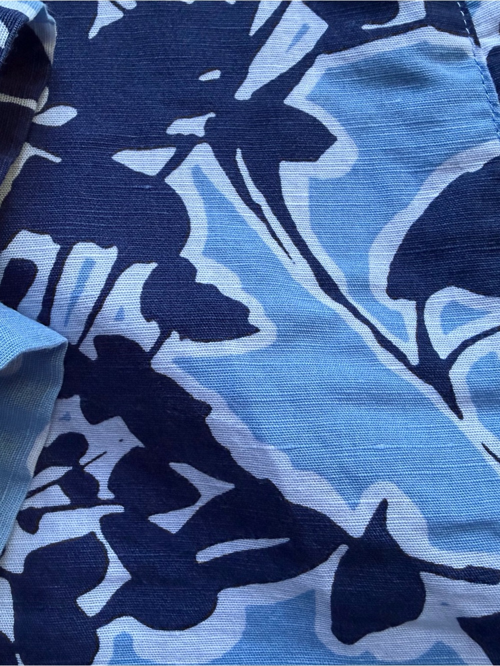 St. John's Bay Navy and Light Blue Floral Shirt - Picture 6 of 6